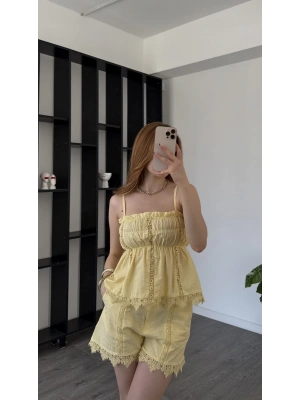 Sarı Nicole Güpür Detaylı Şortlu Takım