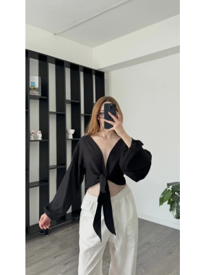 Siyah Amara Bağlama Detaylı Bluz