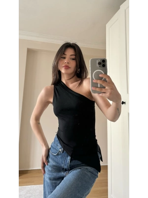 Siyah Asimetrik Kesim Tek Kollu Bluz