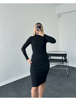 Siyah Boğazlı Triko Düz Elbise
