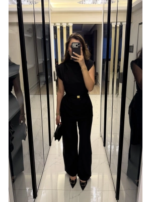 Siyah Broş Kuşaklı Vatkalı Takım