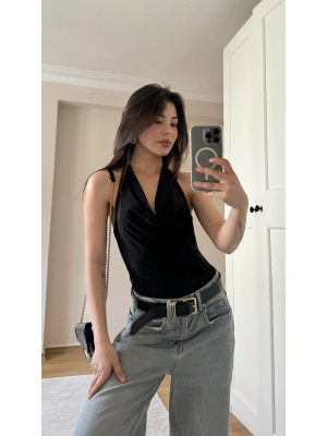 Siyah Degaje Yaka Sırt Dekolte Bodysuit