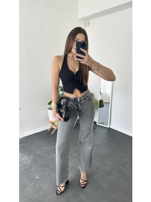 Siyah Düğmeli Kısa Yelek