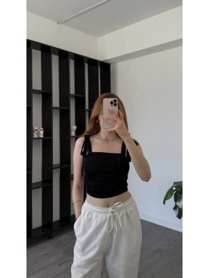 Siyah Fiyonk Askılı Bluz