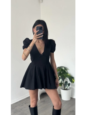 Siyah Fiyonk Yakalı Balon Kol Kloş Elbise