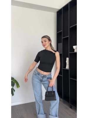 Siyah Gold Omuz Detaylı Bluz