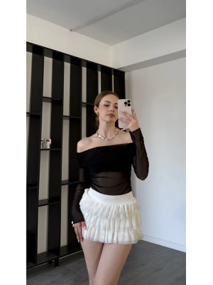 Siyah Isabel Tül Detay Madonna Bluz