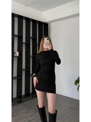 Siyah Ivy Drape Yakalı Elbise