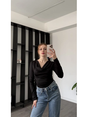 Siyah Mendy Degaje Yaka Büzgülü Bluz