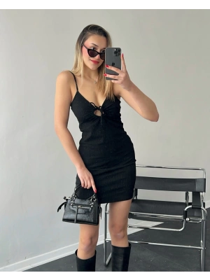Siyah Muadil Bağcıklı Vücudu Saran Elbise