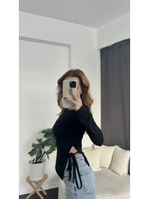 Siyah Yan Bağlamalı Asimetrik Bluz