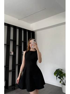 Siyah Dina Pileli Elbise