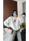 Beyaz Ayıcık İşlemeli Sweatshirt