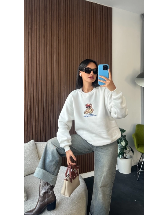 Beyaz Ayıcık İşlemeli Sweatshirt