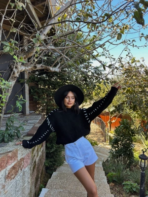 Siyah Dikiş Detaylı Balıkçı Kazak