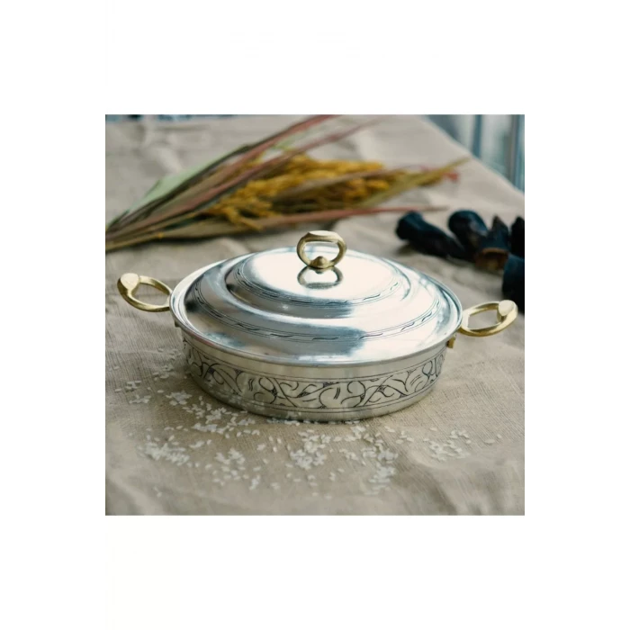 BAKIR PİLAV TENCERESİ OYMA NAKIŞ İŞLEME 27 CM GÜMÜŞ RENK (KALAYLI)