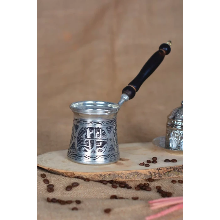 BAKIR CEZVE AHŞAP SAPLI TUĞRALI (4 KİŞİLİK) GÜMÜŞ RENK