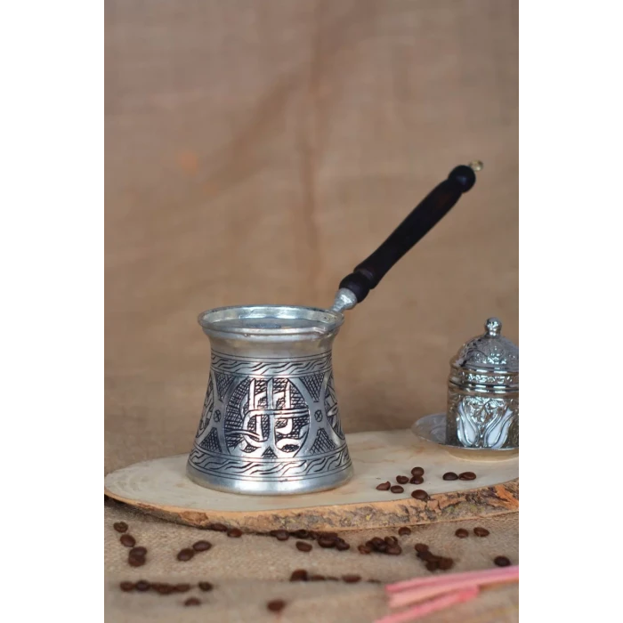 BAKIR CEZVE AHŞAP SAPLI TUĞRALI (6 KİŞİLİK) GÜMÜŞ RENK