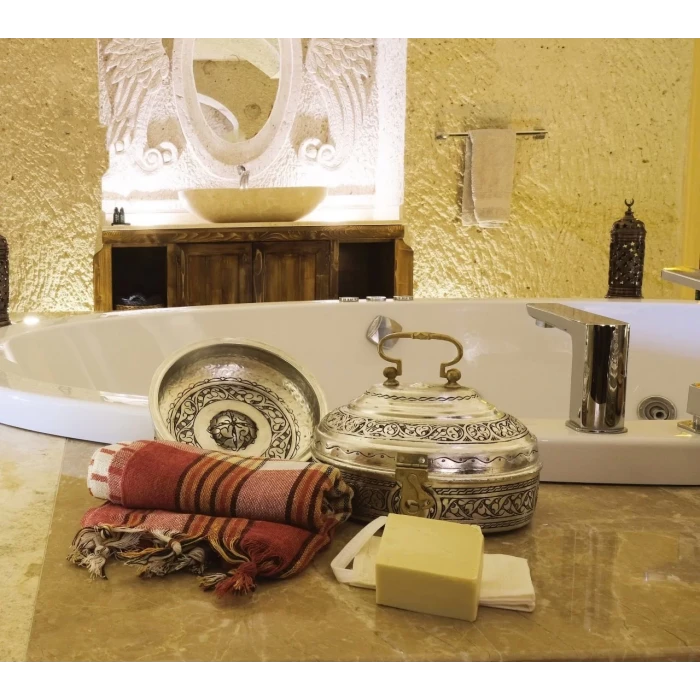 BAKIR HAMAM SETİ OYMA NAKIŞ İŞLEME GÜMÜŞ RENK (KALAYLI)