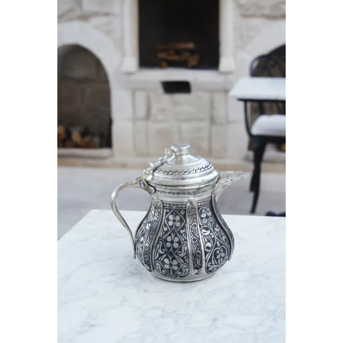 BAKIR SÜTLÜK, SOSLUK NAKIŞ İŞLEMELİ GÜMÜŞ RENK (1LT KALAYLI)