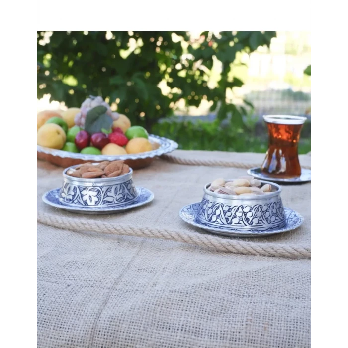 BAKIR ÇEREZLİK OYMA NAKIŞLI TABAKLI 2Lİ SET 4 PARÇA GÜMÜŞ RENK