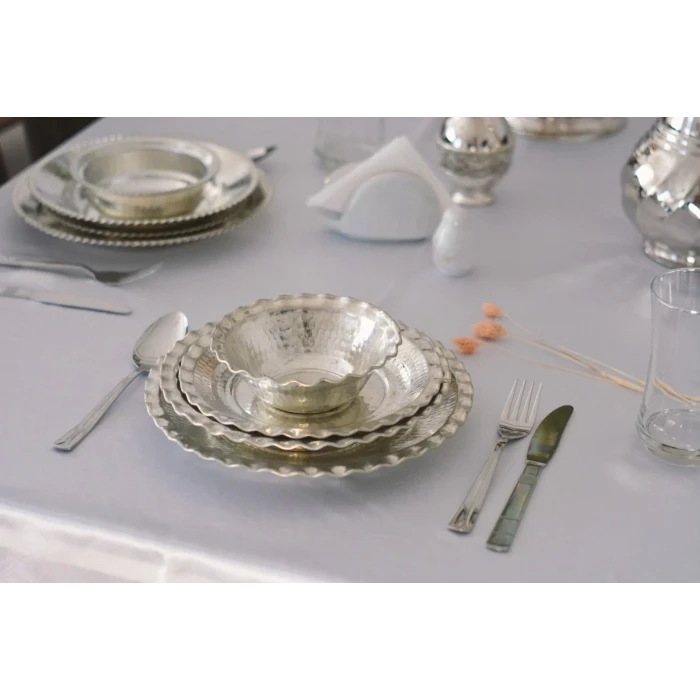 BAKIR YEMEK TAKIMI GENİŞ KIVRIMLI MODEL (12 KİŞİLİK)