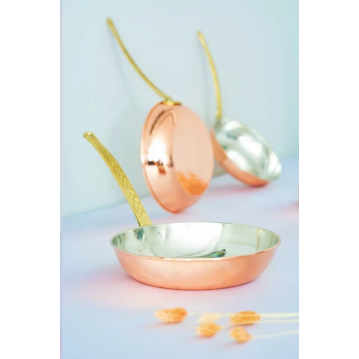 BAKIR TAVA UZUN KULPLU MODERN PARLAK BAKIR RENK 14CM