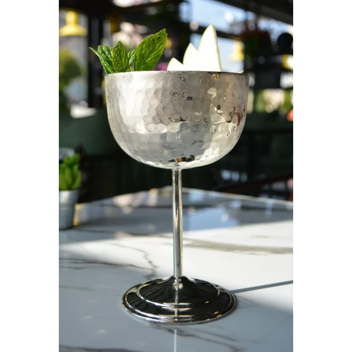 BAKIR ŞARAP KADEHİ ÇEKİÇ DÖVMELİ GÜMÜŞ RENK