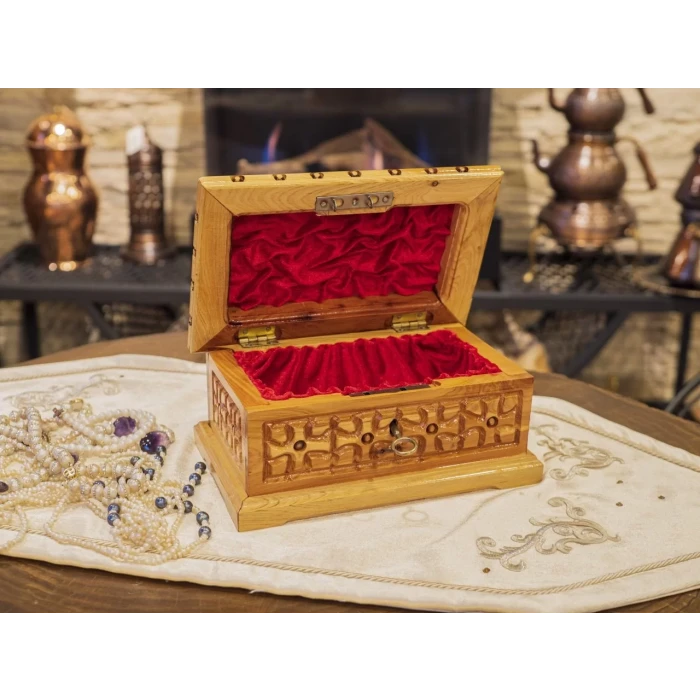 AHŞAP OYMA KİLİTLİ NAKIŞ KUTUSU ARDIÇ AĞACI