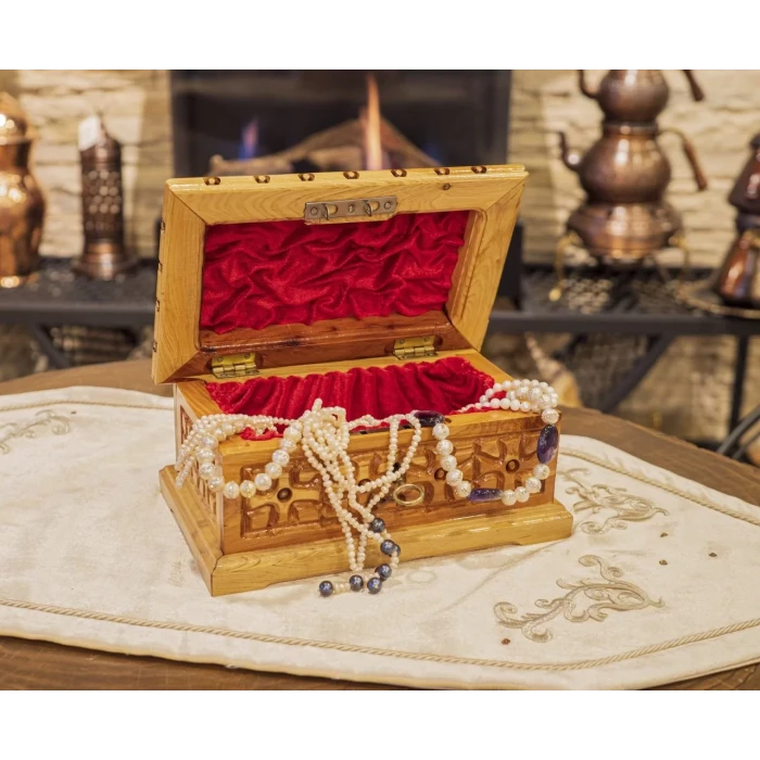 AHŞAP OYMA KİLİTLİ NAKIŞ KUTUSU ARDIÇ AĞACI