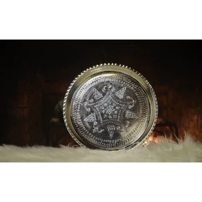 BAKIR TEPSİ YUVARLAK DESENLİ GÜMÜŞ RENK 29CM