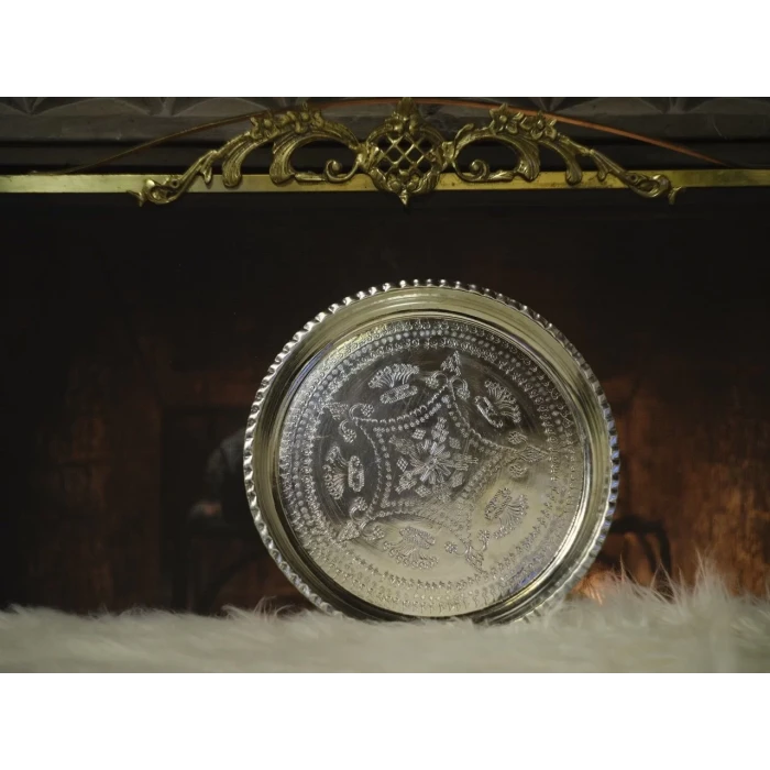 BAKIR TEPSİ YUVARLAK DESENLİ GÜMÜŞ RENK 29CM