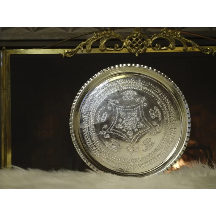 BAKIR TEPSİ YUVARLAK DESENLİ GÜMÜŞ RENK 29CM