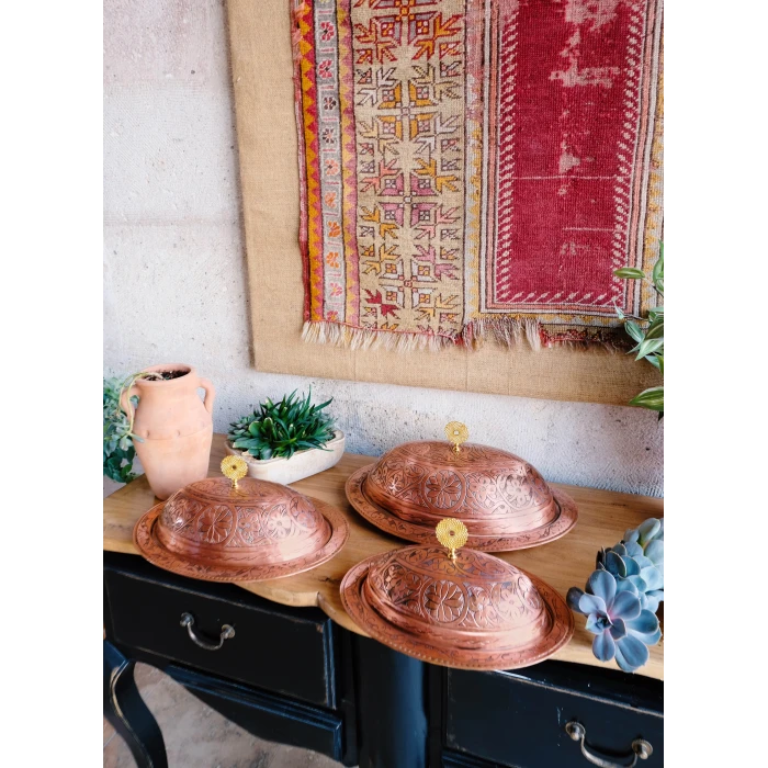 BAKIR SUNUMLUK KAPAKLI OYMA NAKIŞLI 40 CM Mat Bakır