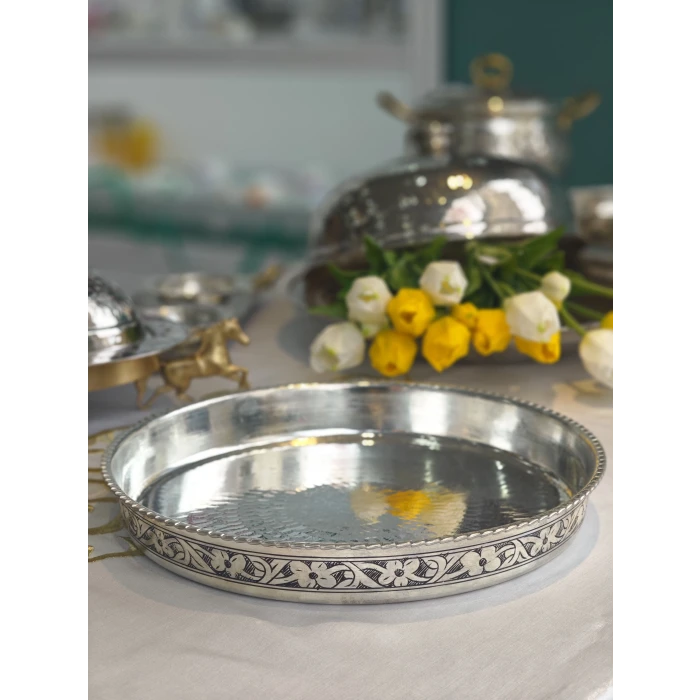 BAKIR FIRIN TEPSİSİ OYMA NAKIŞLI MODEL GÜMÜŞ RENK 35 CM
