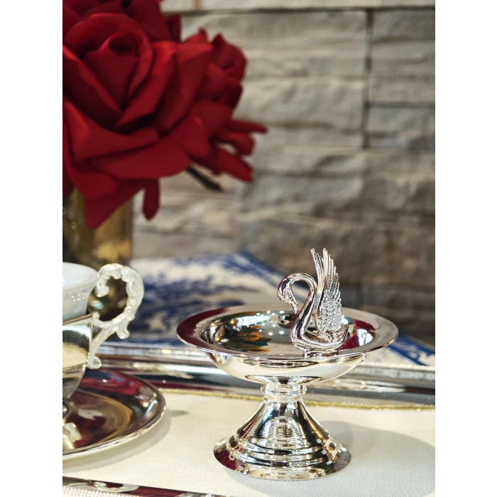 GÜMÜŞ KAPLAMA LOKUMLUK KUĞU DETAYLI BOMBELİ FORM 1 ADET