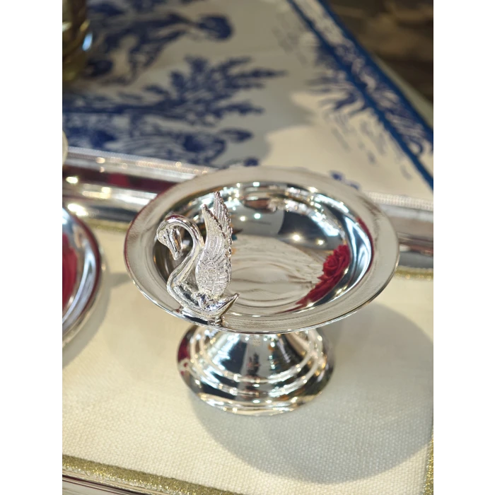 GÜMÜŞ KAPLAMA LOKUMLUK KUĞU DETAYLI BOMBELİ FORM 1 ADET