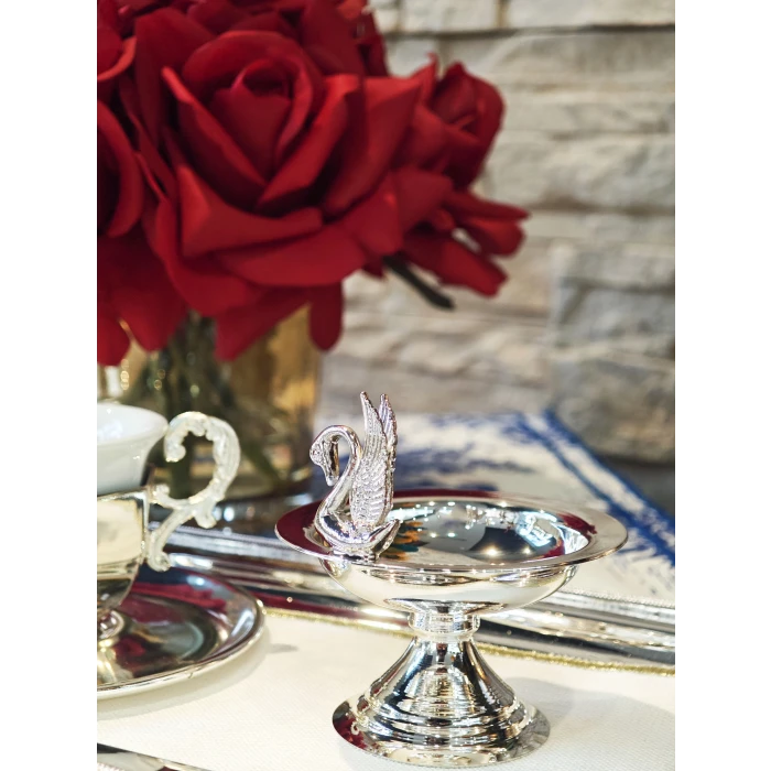 GÜMÜŞ KAPLAMA LOKUMLUK KUĞU DETAYLI BOMBELİ FORM 1 ADET