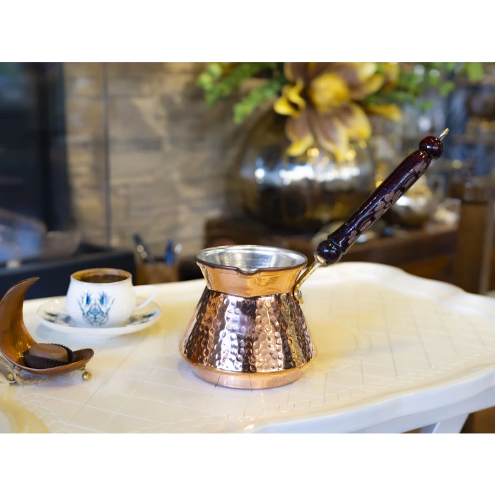 BAKIR CEZVE ÇEKİÇ DÖVME TOMBUL MODEL BAKIR RENK 6 KİŞİLİK