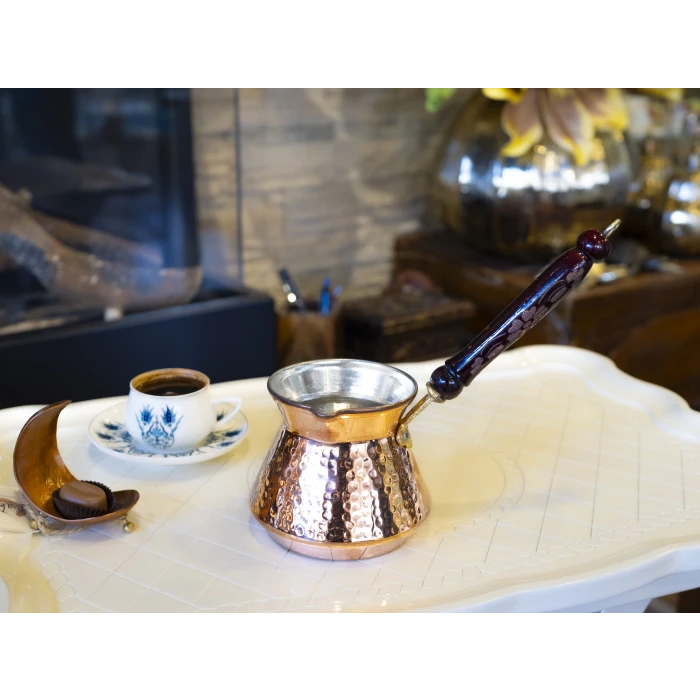 BAKIR CEZVE ÇEKİÇ DÖVME TOMBUL MODEL BAKIR RENK 6 KİŞİLİK