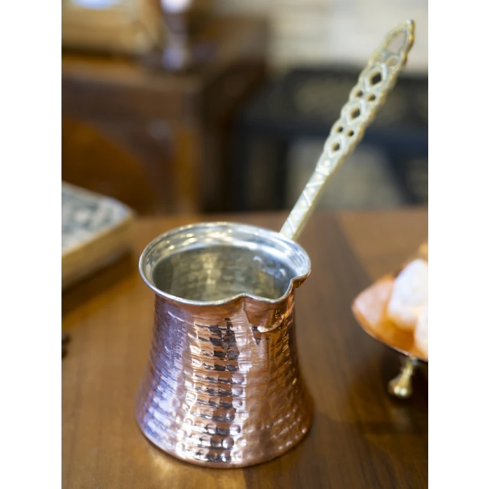 BAKIR CEZVE KLASİK ÇEKİÇ DÖVME MODEL BAKIR RENK 4 KİŞİLİK