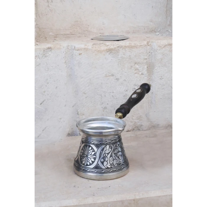 BAKIR CEZVE SETİ SEDEF KULPLU OYMA NAKIŞ İŞLEME GÜMÜŞ RENK (3-5-7)