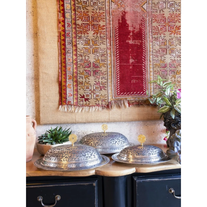 BAKIR SUNUMLUK KAPAKLI OYMA NAKIŞLI TUĞRALI 30cm