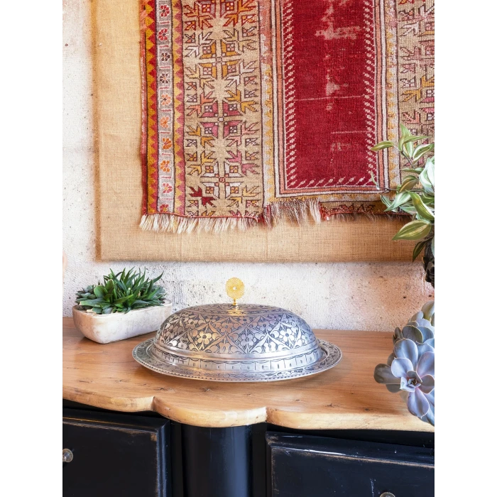 BAKIR SUNUMLUK KAPAKLI OYMA NAKIŞLI TUĞRALI 30cm