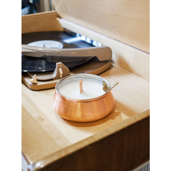 BAKIR KASELİ SOYA MUMU KELEBEK DETAYLI MAT BAKIR RENK