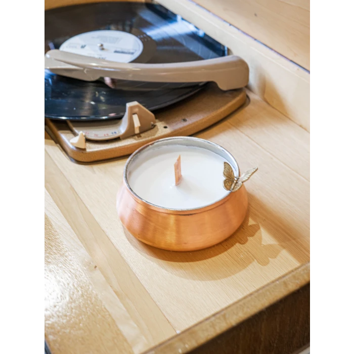 BAKIR KASELİ SOYA MUMU KELEBEK DETAYLI MAT BAKIR RENK