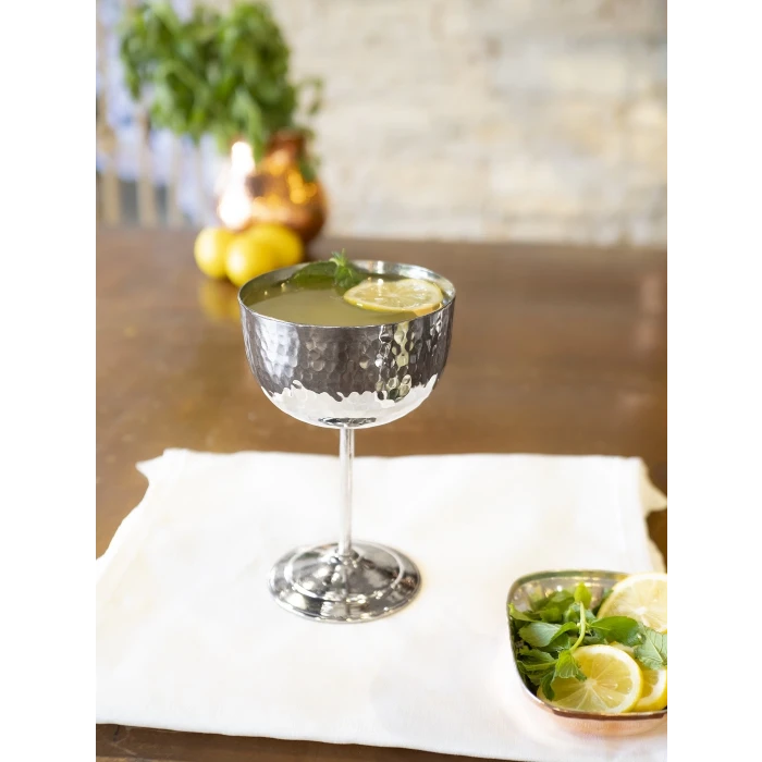 BAKIR ŞARAP KADEHİ ÇEKİÇ DÖVMELİ GÜMÜŞ RENK