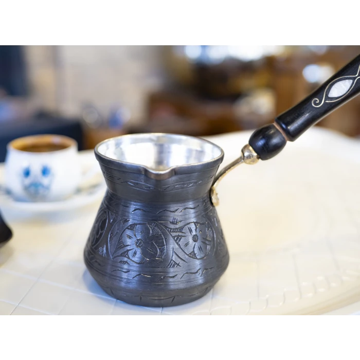 BAKIR CEZVE SEDEF KULPLU İŞLEMELİ TOMBAK MODEL SİYAH OKSİT RENK 7 KİŞİLİK