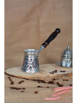 BAKIR CEZVE AHŞAP SAPLI TUĞRALI (2 KİŞİLİK) GÜMÜŞ RENK