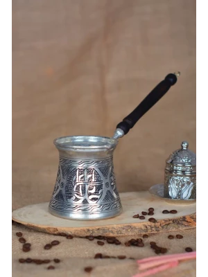 BAKIR CEZVE AHŞAP SAPLI TUĞRALI (6 KİŞİLİK) GÜMÜŞ RENK